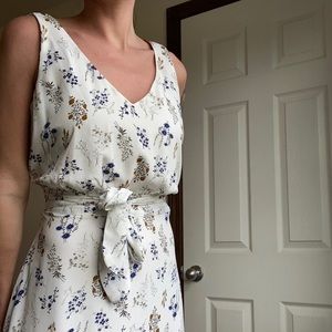 White floral dainty daisy summer sun dress